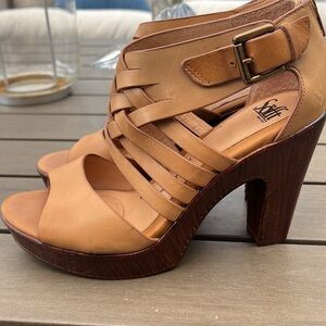 Sofft• Womens Ohanna Leather heal 9 1/2